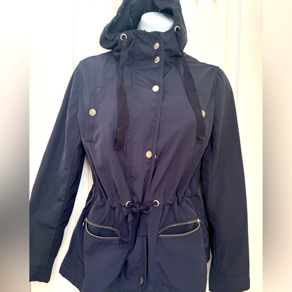 FOREVER 21 JACKET. HOODED UTILITY RAIN JACKET. GOOD QUALITY. MEDIUM WEIGHT. GUC - Picture 5 of 16